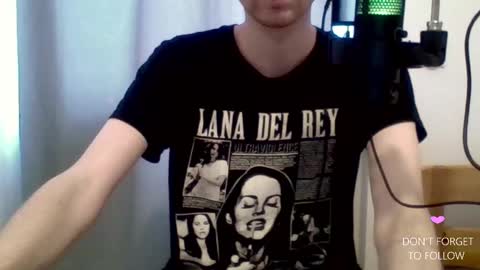 Snapshot of houdenni chatting on 02-07-25, 01:01 twinkie online show from 02-07-25, 01:01