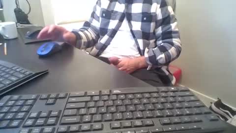 Snapshot of hoverday chatting on 11-03-25, 02:40 hoverday online show from 11-03-25, 02:40