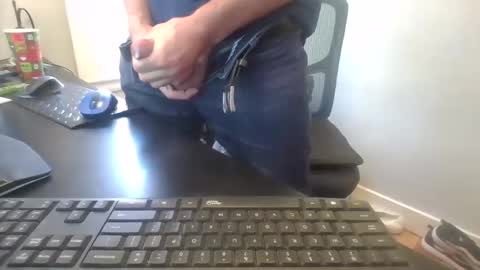 Snapshot of hoverday chatting on 11-24-25, 03:12 hoverday online show from 11-24-25, 03:12