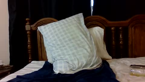 Snapshot of howieramder chatting on 11-14-25, 06:17 howieramder online show from 11-14-25, 06:17