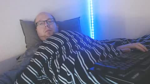 Snapshot of hoyboydkk chatting on 11-24-25, 10:04 Christian online show from 11-24-25, 10:04