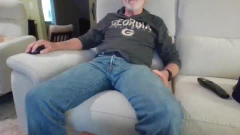 Snapshot of hp58 chatting on 12-18-24, 02:53 hp58 online show from 12-18-24, 02:53