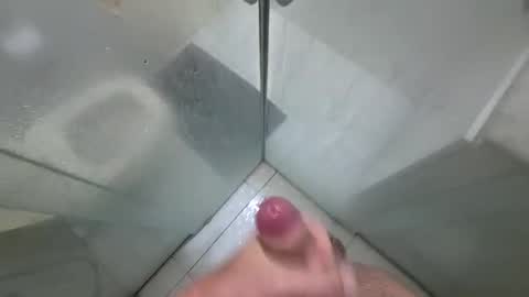 Snapshot of hricieri chatting on 10-21-25, 10:32 Henrique online show from 10-21-25, 10:32