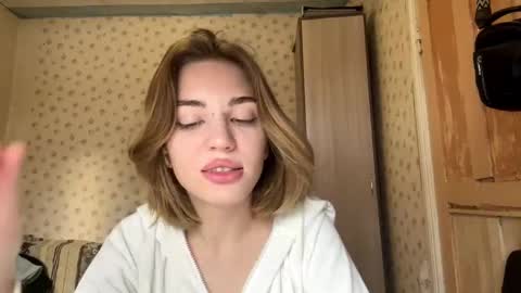 Snapshot of hsiuscherich chatting on 11-14-25, 07:40 hsiuscherich online show from 11-14-25, 07:40