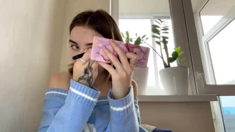 hsiuscherich online show from 11-16-25, 07:03