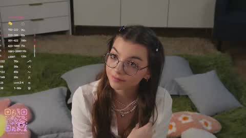 Snapshot of huba_booba chatting on 10-16-25, 07:04 Diane online show from 10-16-25, 07:04