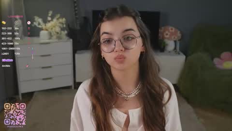 Snapshot of huba_booba chatting on 10-19-25, 08:20 Diane online show from 10-19-25, 08:20