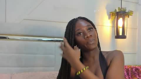 Snapshot of huddah_cam chatting on 01-14-25, 05:56 huddah online show from 01-14-25, 05:56