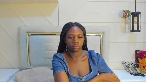 Snapshot of huddah_cam chatting on 01-31-25, 11:24 huddah online show from 01-31-25, 11:24