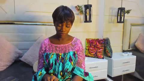 Snapshot of huddah_cam chatting on 02-27-25, 11:31 huddah online show from 02-27-25, 11:31