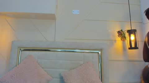 Snapshot of huddah_cam chatting on 03-10-25, 11:32 huddah online show from 03-10-25, 11:32