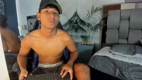 Snapshot of hudson_beasley chatting on 10-21-25, 01:12 Hudson Beasley online show from 10-21-25, 01:12
