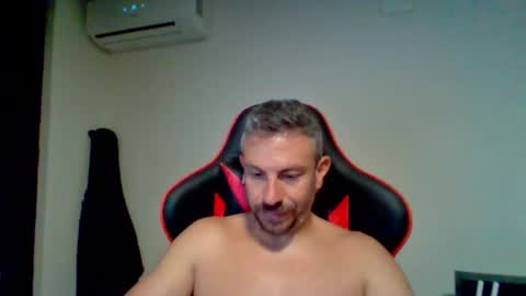 Snapshot of huge__cumshot chatting on 09-09-25, 05:56 huge__cumshot online show from 09-09-25, 05:56