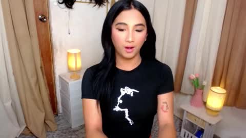 Snapshot of hugeasiancockandrea chatting on 10-23-25, 09:52 drea online show from 10-23-25, 09:52