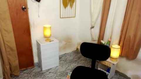 Snapshot of hugeasiancockandrea chatting on 10-31-25, 07:26 drea online show from 10-31-25, 07:26