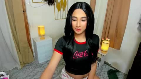 Snapshot of hugeasiancockandrea chatting on 11-15-25, 08:27 drea online show from 11-15-25, 08:27