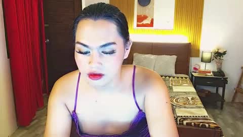 nathalie online show from 11-12-25, 04:51