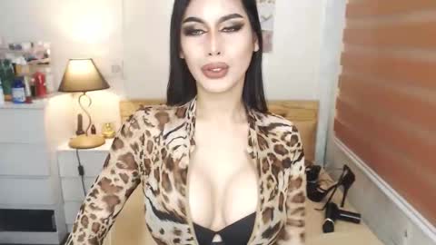 its thalia allow me to fulfill your deepest desires online show from 09-14-25, 06:29