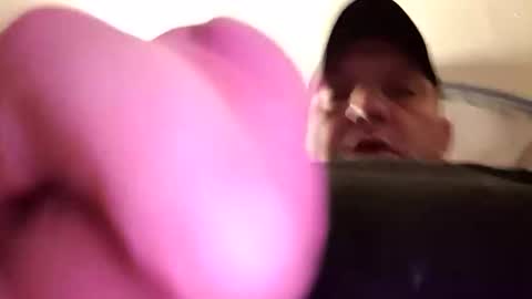 Snapshot of hugecummer10 chatting on 02-22-26, 02:24 hugecummer10 online show from 02-22-26, 02:24