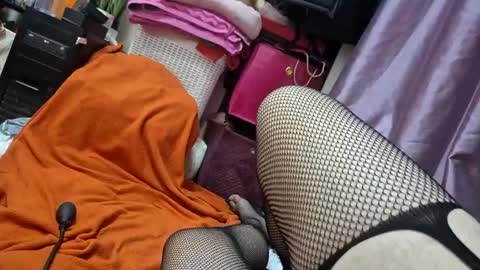 Snapshot of hugedick2469 chatting on 12-08-24, 01:02 hugedick2469 online show from 12-08-24, 01:02