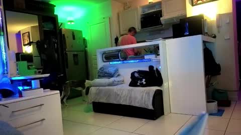 Hugo online show from 10-13-25, 07:47