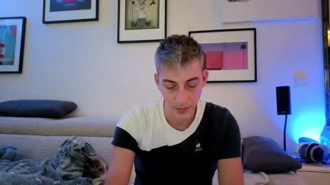 Hugo online show from 11-21-25, 10:08