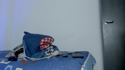 Snapshot of hugosan2 chatting on 11-06-25, 05:58 Hugo online show from 11-06-25, 05:58