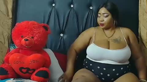 humongoustitss500929 online show from 10-18-25, 06:30