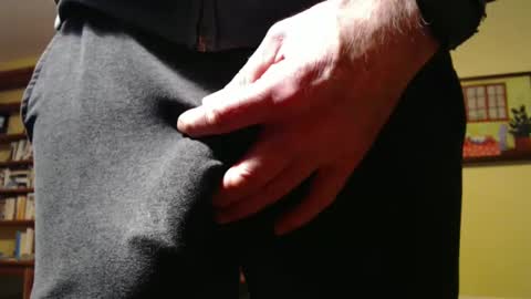 Big uncut cock dripping online show from 01-08-25, 05:37