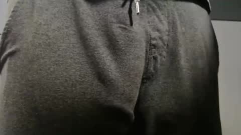 Snapshot of hung_hot_fit10 chatting on 11-18-25, 11:26 Big uncut cock dripping online show from 11-18-25, 11:26