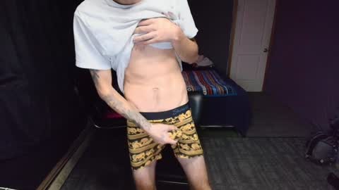 Snapshot of hungbidad666 chatting on 12-04-24, 08:29 FootLover online show from 12-04-24, 08:29