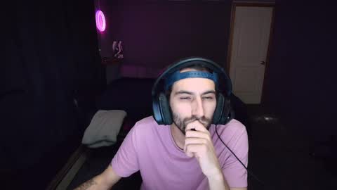 Snapshot of hungbidad666 chatting on 12-05-24, 05:17 FootLover online show from 12-05-24, 05:17