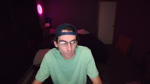 Snapshot of hungbidad666 chatting on 12-06-24, 03:30 FootLover online show from 12-06-24, 03:30