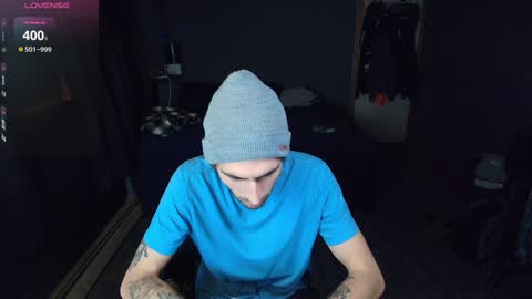 Snapshot of hungbidad666 chatting on 12-13-24, 01:15 FootLover online show from 12-13-24, 01:15