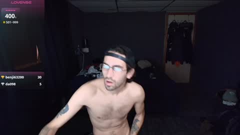 Snapshot of hungbidad666 chatting on 12-13-24, 01:01 FootLover online show from 12-13-24, 01:01