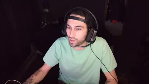 Snapshot of hungbidad666 chatting on 12-16-24, 12:26 FootLover online show from 12-16-24, 12:26