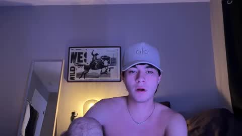 Snapshot of hungc0llegejock chatting on 10-28-25, 01:42 hungc0llegejock online show from 10-28-25, 01:42