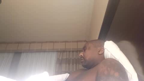 Snapshot of hungluv1 chatting on 11-11-25, 04:45 hungluv1 online show from 11-11-25, 04:45