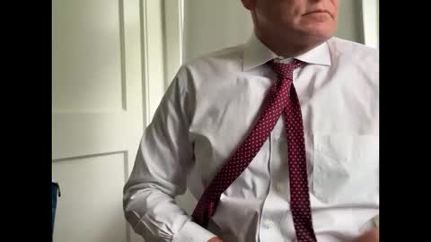 Snapshot of hungron9 chatting on 10-14-25, 03:24 AARON online show from 10-14-25, 03:24