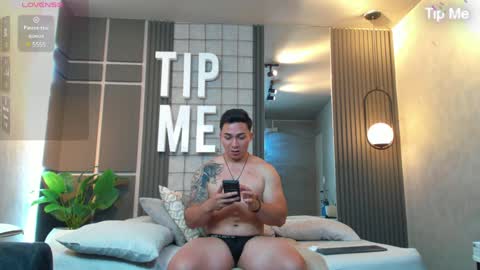 hunk_ryan online show from 12-19-24, 01:40