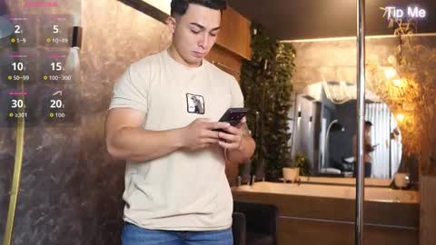 hunk_ryan online show from 12-05-25, 12:03