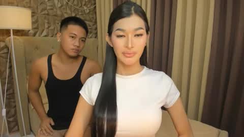 hunkhomerontop online show from 10-25-25, 07:27