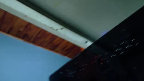 Hunter  online show from 10-20-25, 07:14