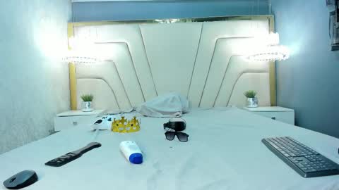 Snapshot of hunterheat_ chatting on 09-21-25, 12:07 hunterheat_ online show from 09-21-25, 12:07