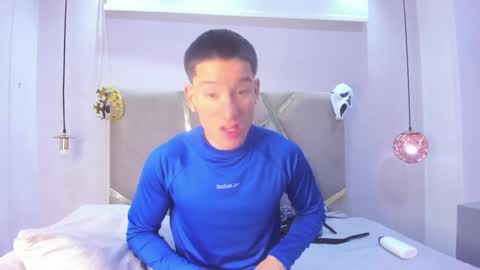 Snapshot of hunterheat_ chatting on 10-16-25, 12:06 hunterheat_ online show from 10-16-25, 12:06