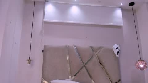 Snapshot of hunterheat_ chatting on 10-22-25, 11:43 hunterheat_ online show from 10-22-25, 11:43