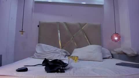 Snapshot of hunterheat_ chatting on 10-25-25, 11:51 hunterheat_ online show from 10-25-25, 11:51