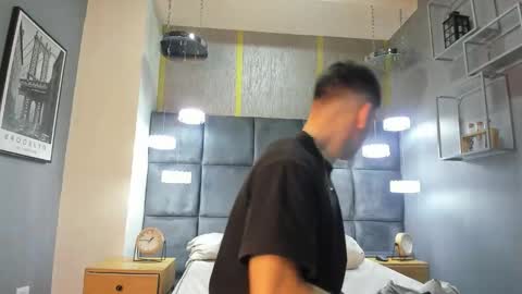 Snapshot of hunterheat_ chatting on 11-09-25, 11:52 hunterheat_ online show from 11-09-25, 11:52