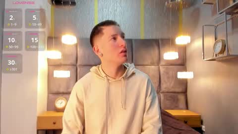 Snapshot of hunterheat_ chatting on 11-20-25, 12:05 hunterheat_ online show from 11-20-25, 12:05