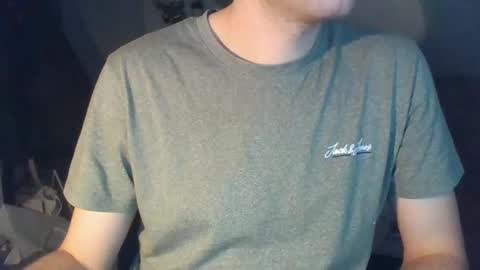 Snapshot of hunting_007 chatting on 02-19-25, 05:06 hunting_007 online show from 02-19-25, 05:06